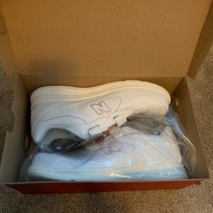 Brand New Men’s Size 10 New Balance Walking Shoes